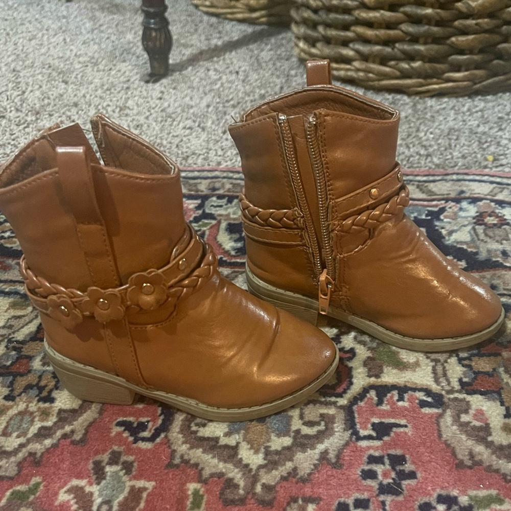 Cowgirl brown boots with rope detail size 7 toddler